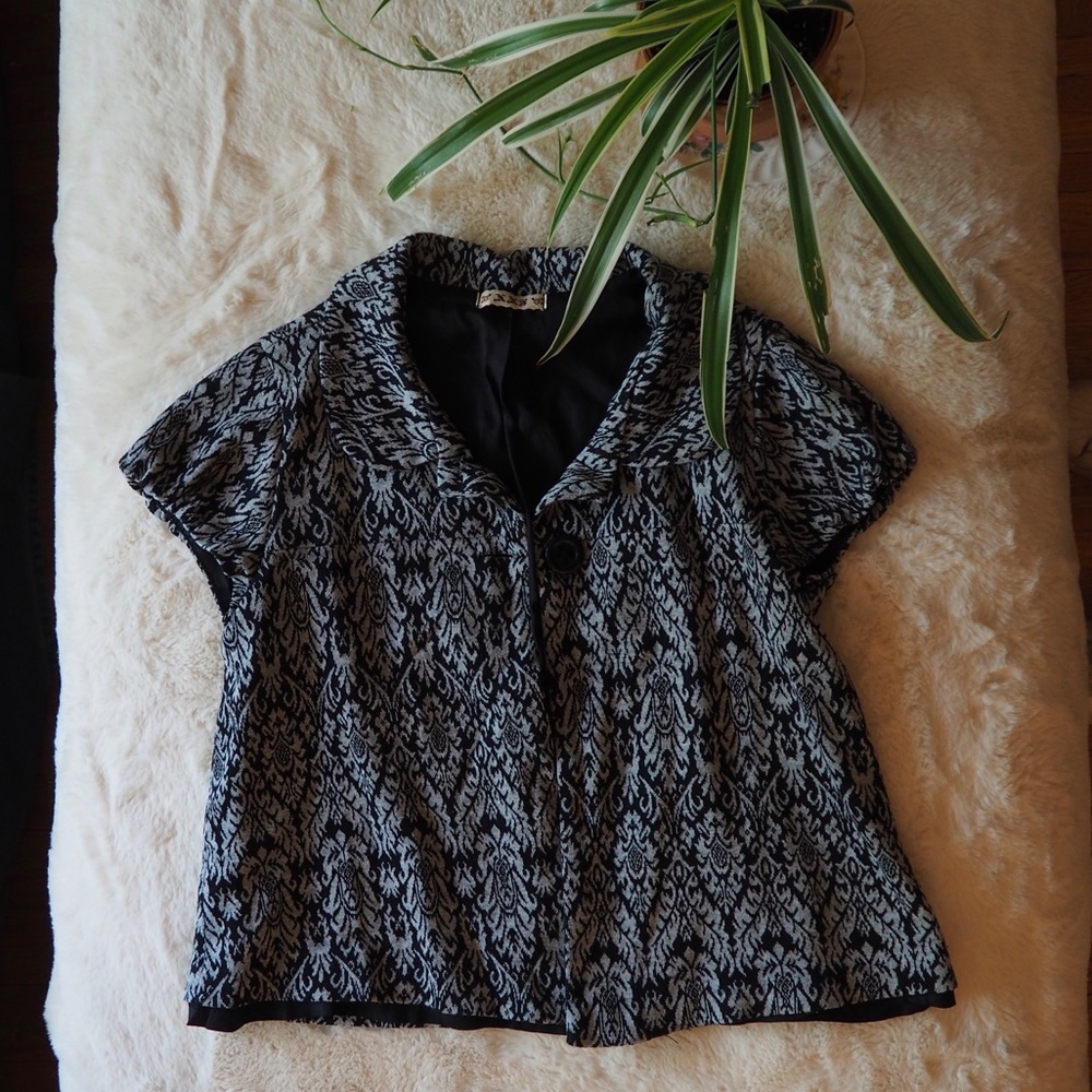 Patterned Crop Blazer
